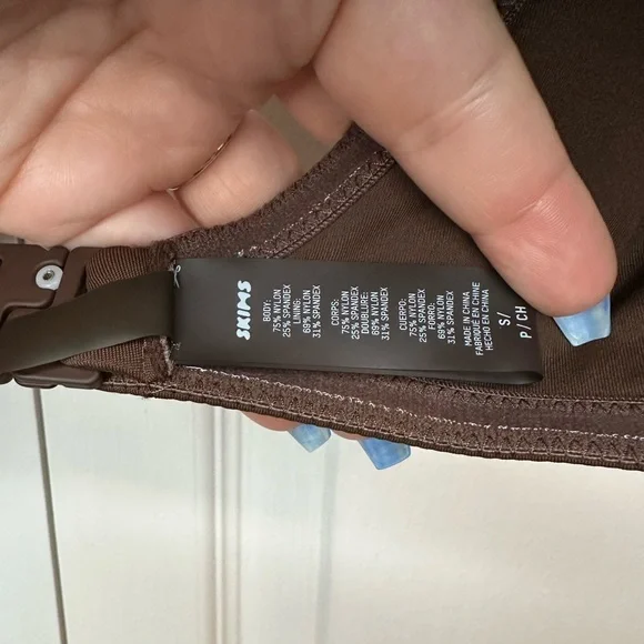 SKIMS Shaping Swim Off-the-shoulder Top sz.S Cocoa NWOT - Picture 6 of 7